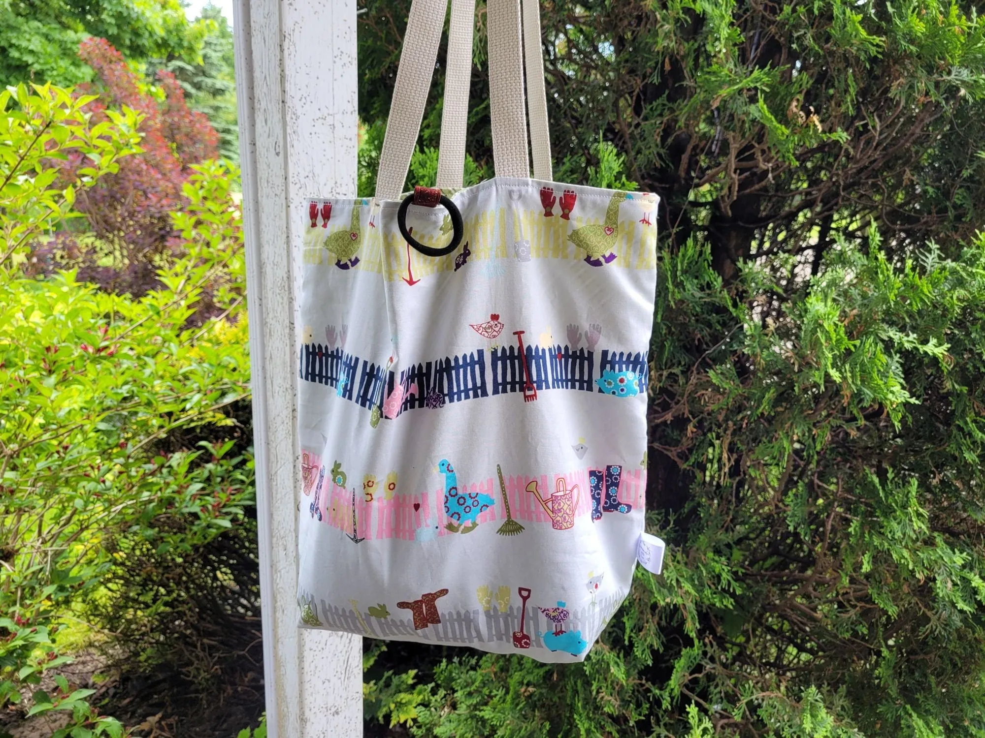 Reusable Compact Shopping Bag, Basic Tote Bag in Funny Farm Cotton Fabric