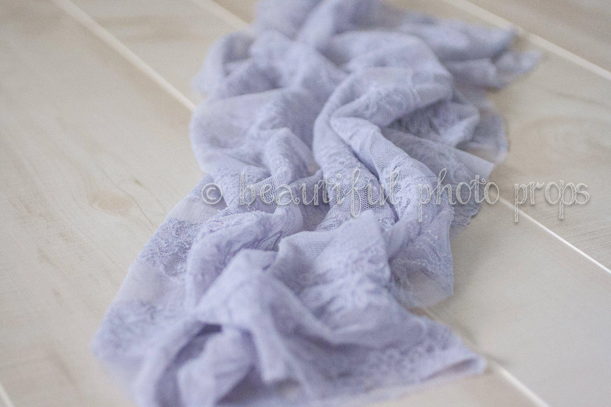 Stretch Lace Wrap in Lilac